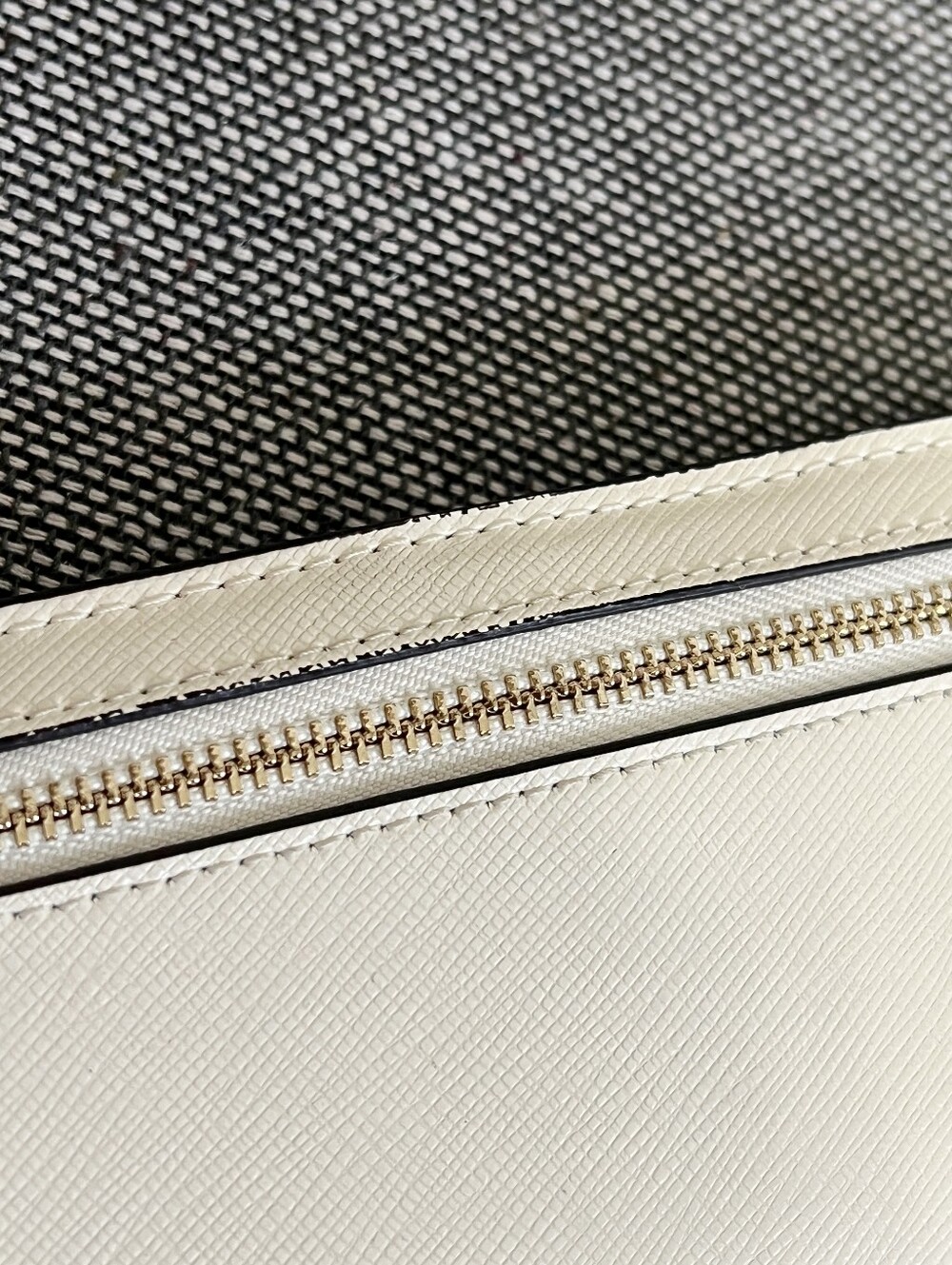 Pre Owned Kate Spade Large Slim Bifold Wallet Meringue - Picture 11 of 16